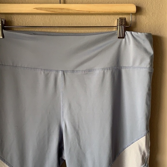 BCBGMAXAZRIA Blue Chevron Athletic Leggings - Picture 3 of 7